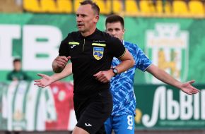 Головний арбітр  Віталій Романов