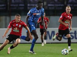 Игровой момент матча