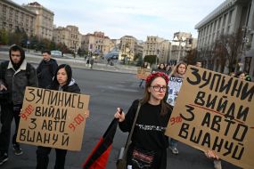 A moment of silence on Khreshchatyk in Kyiv