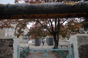 A protective structure (passage) near a building in Kherson