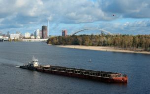 Barge