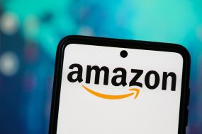 Логотип американской транснациональной технологической компании Amazon