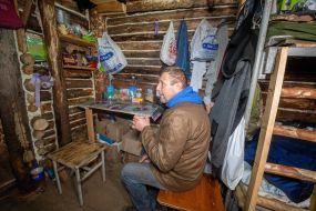 A soldier of the assembly point for damaged vehicles of the repair and restoration battalion of the 57th OMBR during a rest in the Kharkiv region