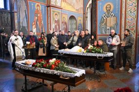 Церемония прощания с погибшими журналисткой и оператором телеканала FreeДом Еленой Губановой и Евгением Кармазиным в Киеве