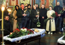 Церемония прощания с погибшими журналисткой и оператором телеканала FreeДом Еленой Губановой и Евгением Кармазиным в Киеве