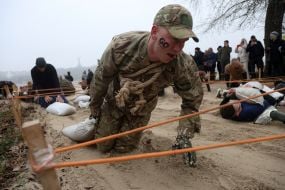 Participants of the "Wild Race Autumn 2025" overcome the distance on the Venetian Island in Kyiv