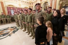 Awarding of soldiers of the Airborne Assault Troops of the Armed Forces of Ukraine with state awards on the occasion of their professional holiday in Kyiv