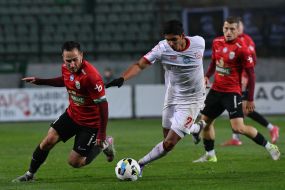 Игровой момент матча