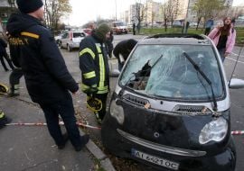 Рятувальники ліквідують наслідки нічної атаки російської федерації у Святошинському районі міста Києва