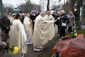 Освящение памятника "Ангелам в белых халатах"