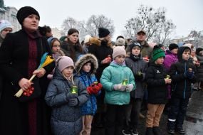 Учасники акції «Запали свічку» у Львові