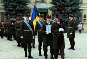 Farewell to fallen servicemen Myroslava Kopcha and Artur Vilchynsky