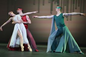 Анастасия Бондарь, Дмитрий Коломиец,   и Илья Устиненков