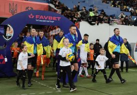 FC Shakhtar Donetsk players enter the field
