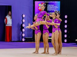 Участницы командного чемпионата Украины по художественной гимнастике