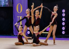 Участницы командного чемпионата Украины по художественной гимнастике