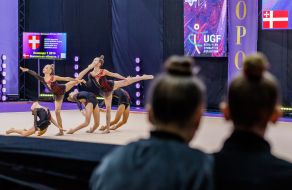 Участницы командного чемпионата Украины по художественной гимнастике