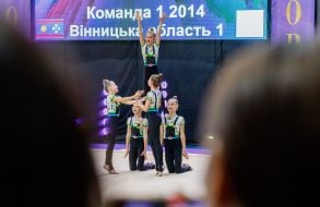 Участницы командного чемпионата Украины по художественной гимнастике
