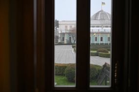 Прапор України над будівлею Верховної Ради