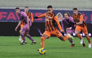 Игровой момент матча