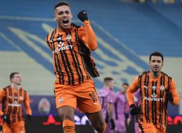 Игровой момент матча