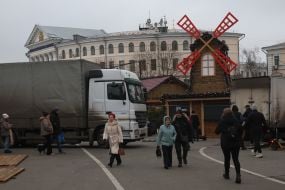 Food zone with houses