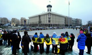 Peaceful action by families of missing servicemen of 225 OSHB-OSHP on Independence Square in Kyiv