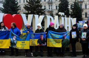Peaceful action by families of missing servicemen of 225 OSHB-OSHP on Independence Square in Kyiv