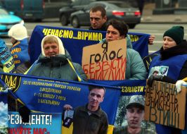Peaceful action by families of missing servicemen of 225 OSHB-OSHP on Independence Square in Kyiv