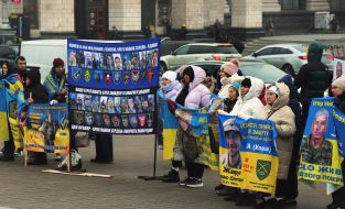 Peaceful action by families of missing servicemen of 225 OSHB-OSHP on Independence Square in Kyiv