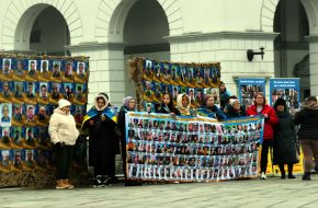 Peaceful action by families of missing servicemen of 225 OSHB-OSHP on Independence Square in Kyiv