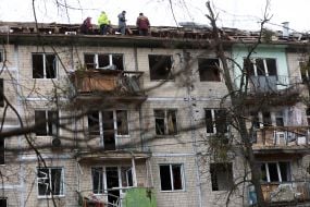 Последствия российского обстрела в Киеве