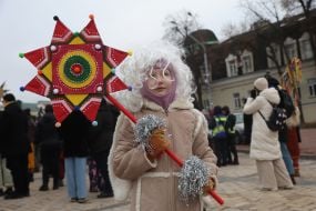 Девочка с Рождественской звездой