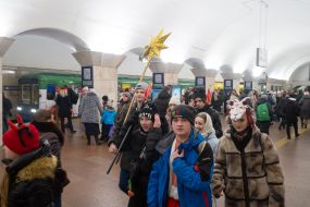 Участники Вертепа на станции метро "Майдан Незалежности" в Киеве