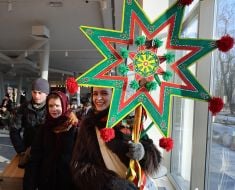 Колядники с Рождественской звездой