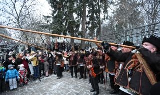 Колядники из Криворовни в Доме Франко