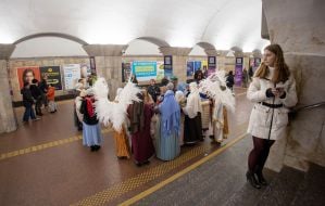 Christmas caroling in the Kyiv metro