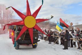 Большая рождественская звезда на транспортной платформе