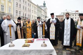 Clergymen of different denominations and military chaplains during joint prayer