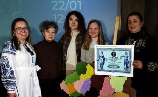 Presentation of the knitted fabric "Stitched Ukraine"