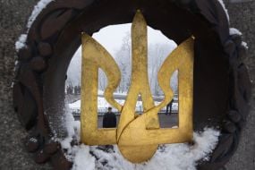 Volodymyr Zelensky laid flowers at the memorial cross to the Heroes of Krut