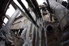 Наслідки російських ракетних ударів по Дарницькій ТЕЦ у Києві