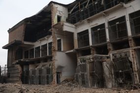 Последствия российских ракетных ударов по Дарницкой ТЭЦ в Киеве