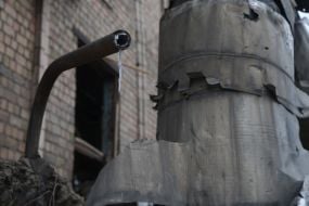 Последствия российских ракетных ударов по Дарницкой ТЭЦ в Киеве