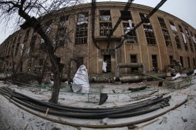 Последствия российских ракетных ударов по Дарницкой ТЭЦ в Киеве