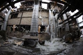 Последствия российских ракетных ударов по Дарницкой ТЭЦ в Киеве