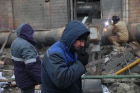 Последствия российских ракетных ударов по Дарницкой ТЭЦ в Киеве