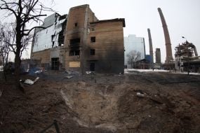 Последствия российских ракетных ударов по Дарницкой ТЭЦ в Киеве