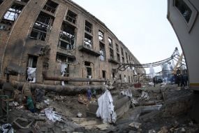 Последствия российских ракетных ударов по Дарницкой ТЭЦ в Киеве