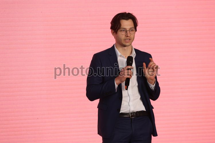 Photo Participant Of The Research Presentation UNIAN